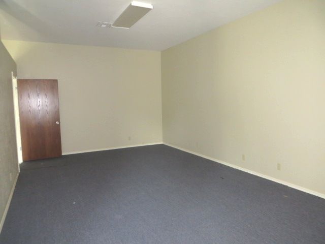 317 W Iowa Ave, Chickasha, OK 73018